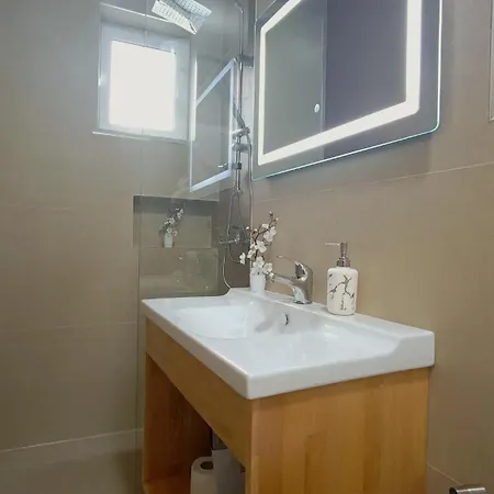 Arthouse2 Apartman Elbasan